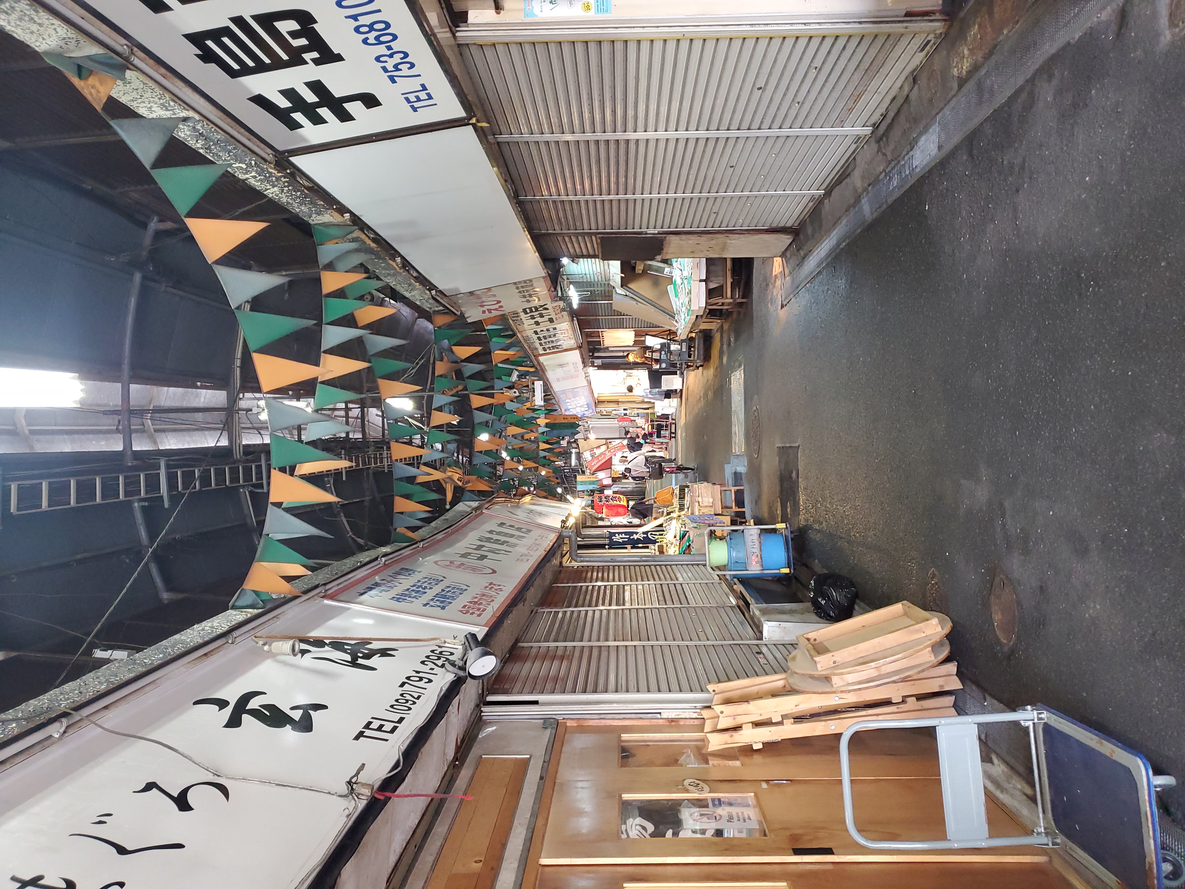 福岡市中央区 100年以上の歴史持つ博多の台所「柳橋連合市場」の写真 4