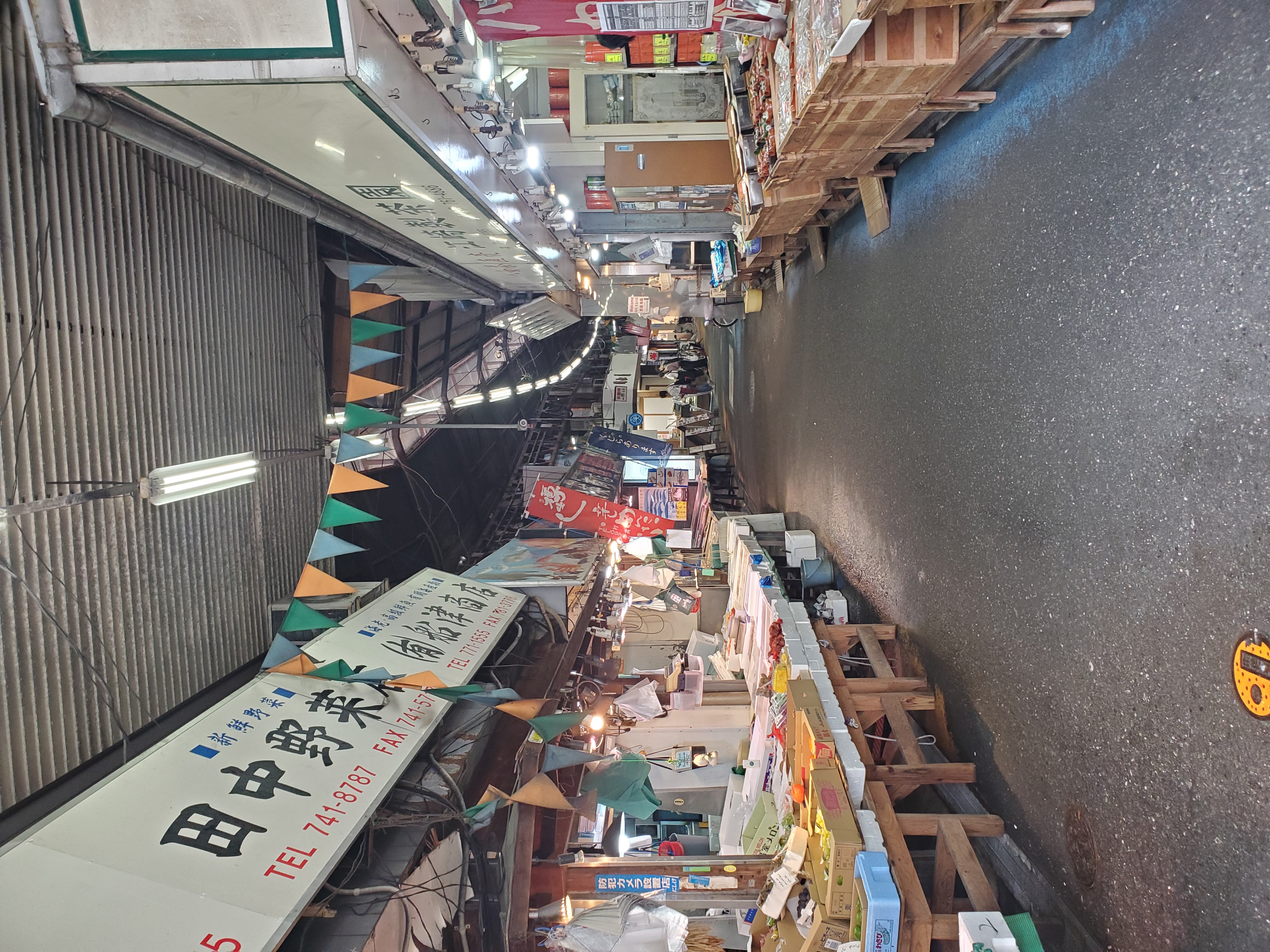 福岡市中央区 100年以上の歴史持つ博多の台所「柳橋連合市場」の写真 12