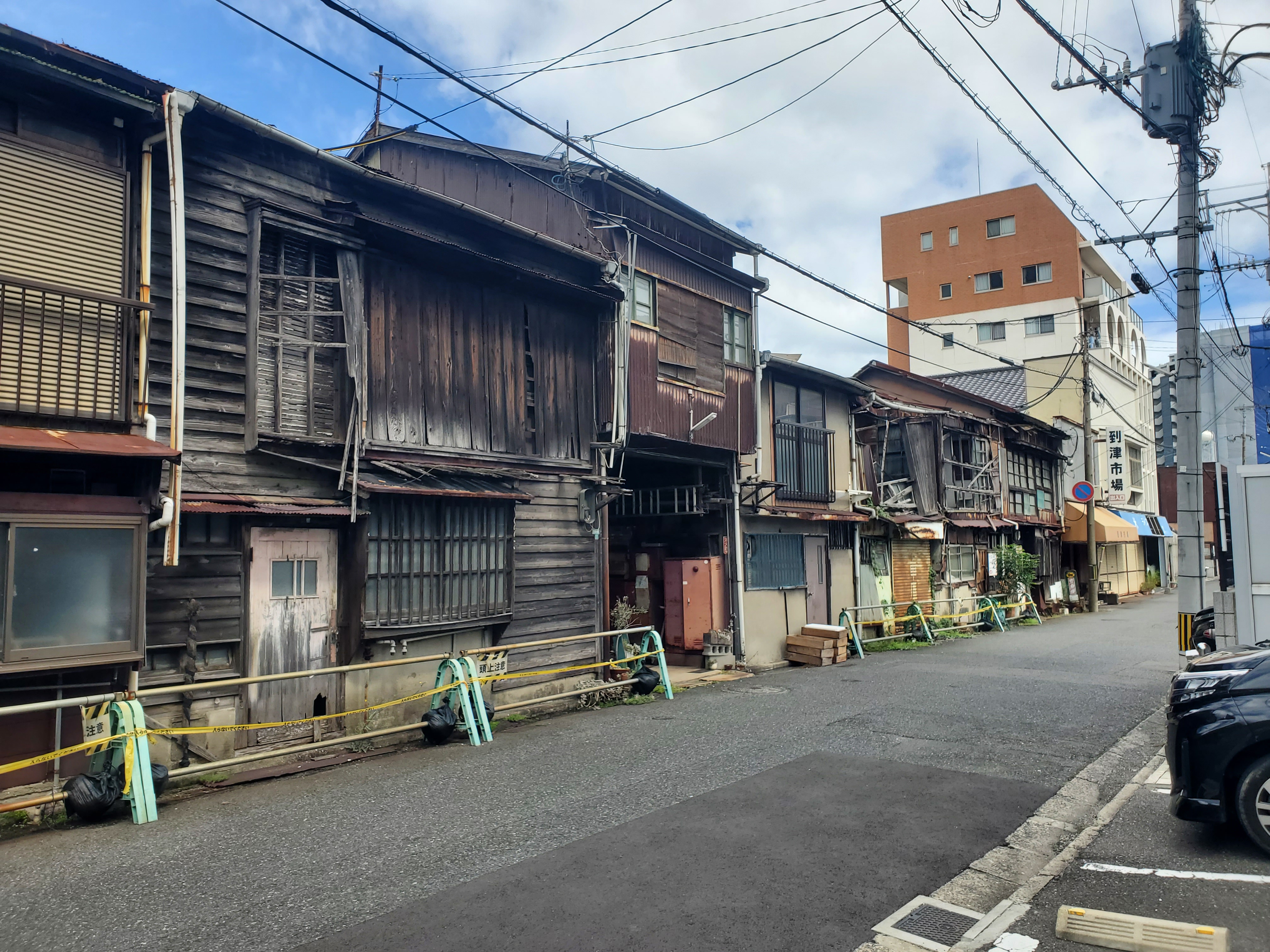 北九州市小倉北区 レトロを超えた空間「到津市場」の写真 12