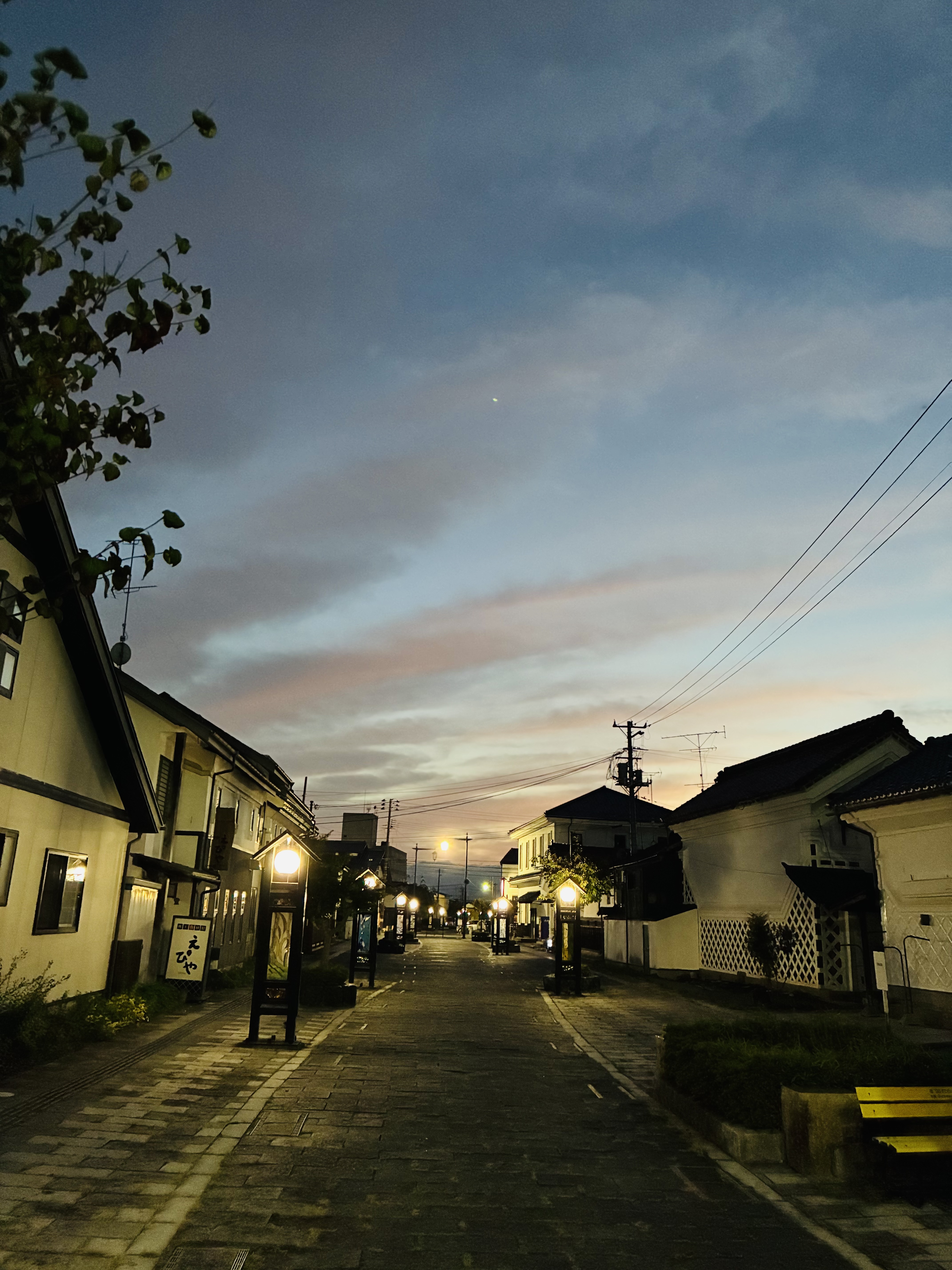 蔵の街並みと夕焼け