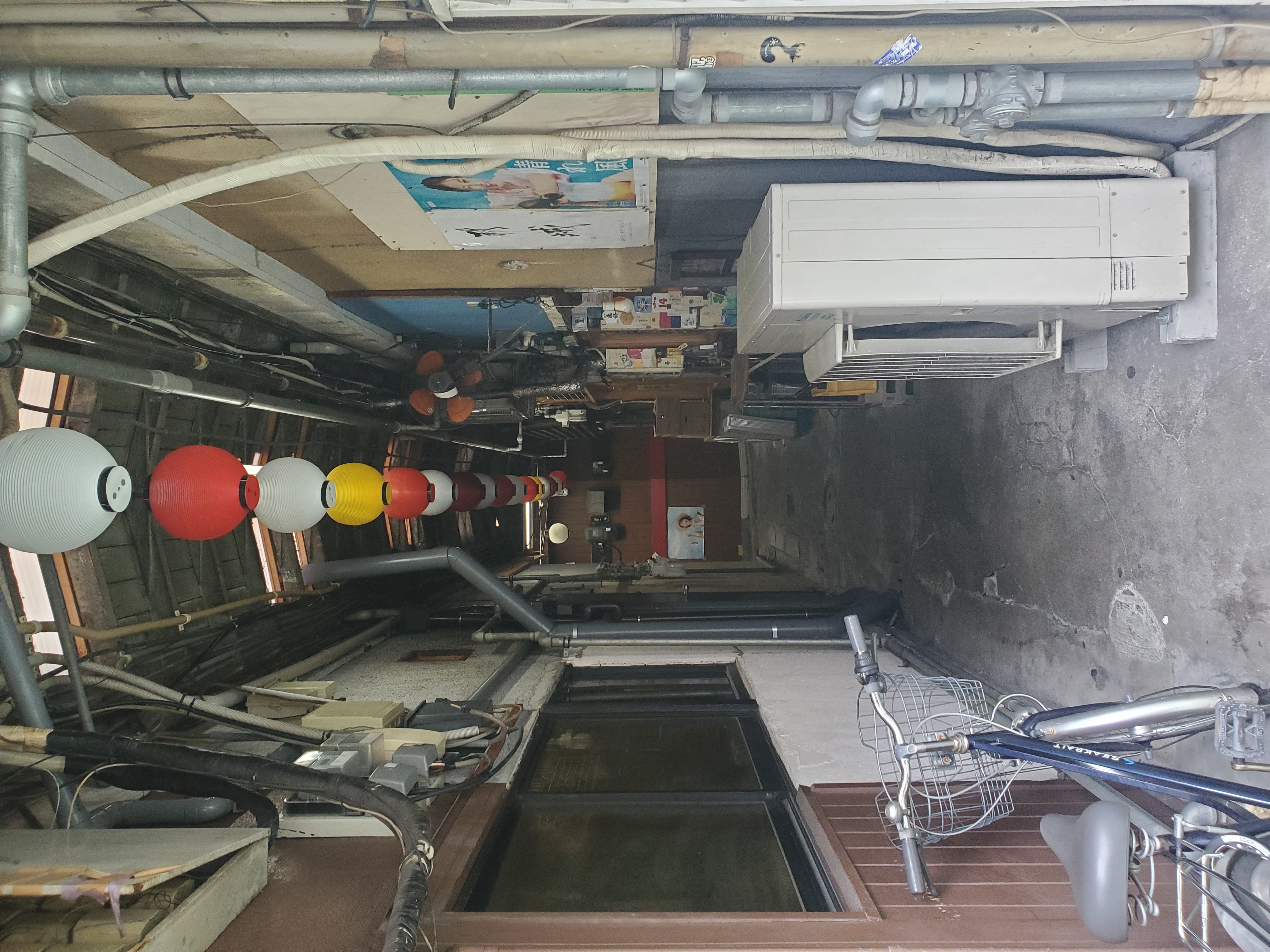 福岡市中央区 ディープな酒場が集う「三角市場」の写真 5
