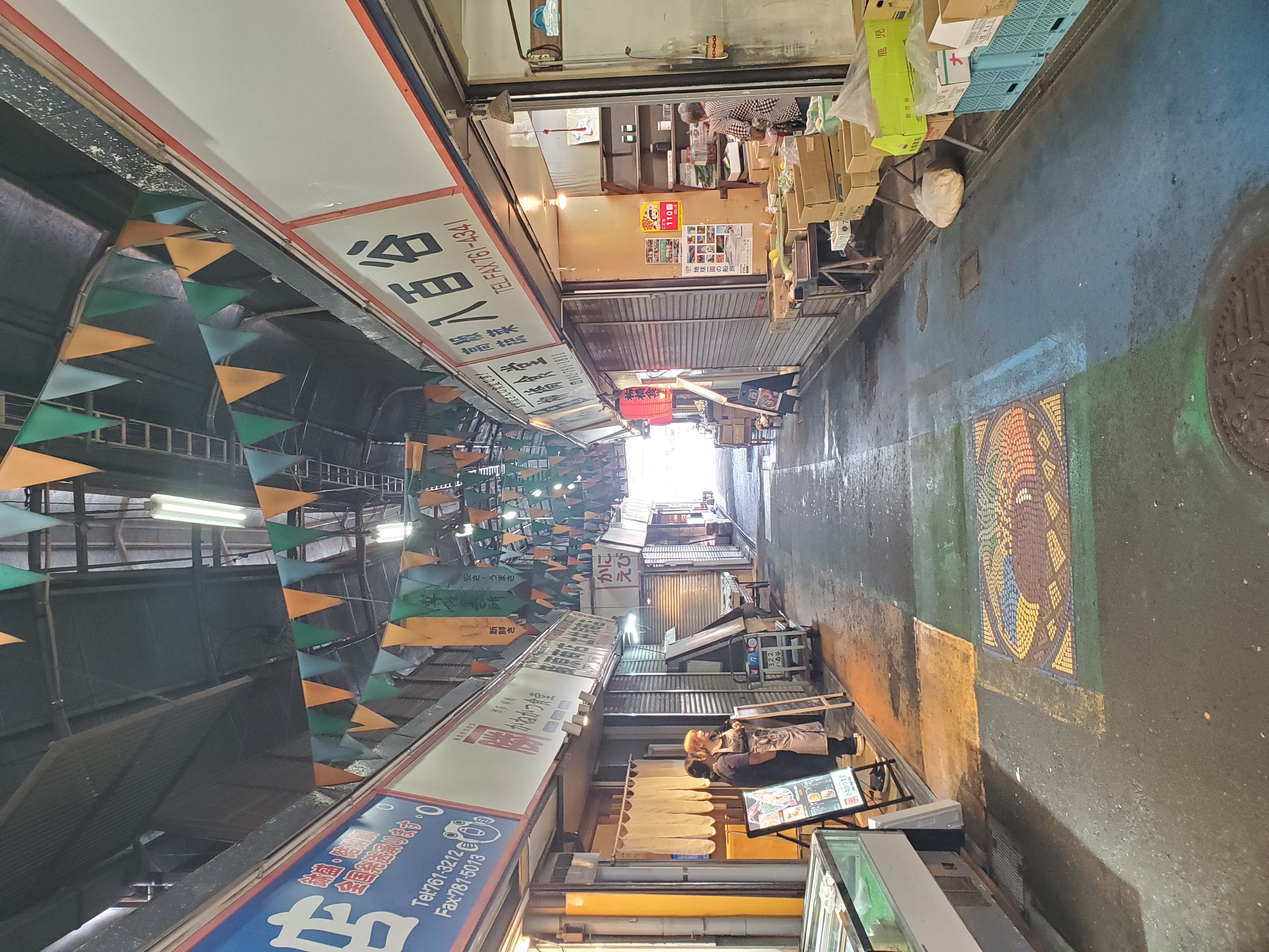 福岡市中央区 100年以上の歴史持つ博多の台所「柳橋連合市場」の写真 6