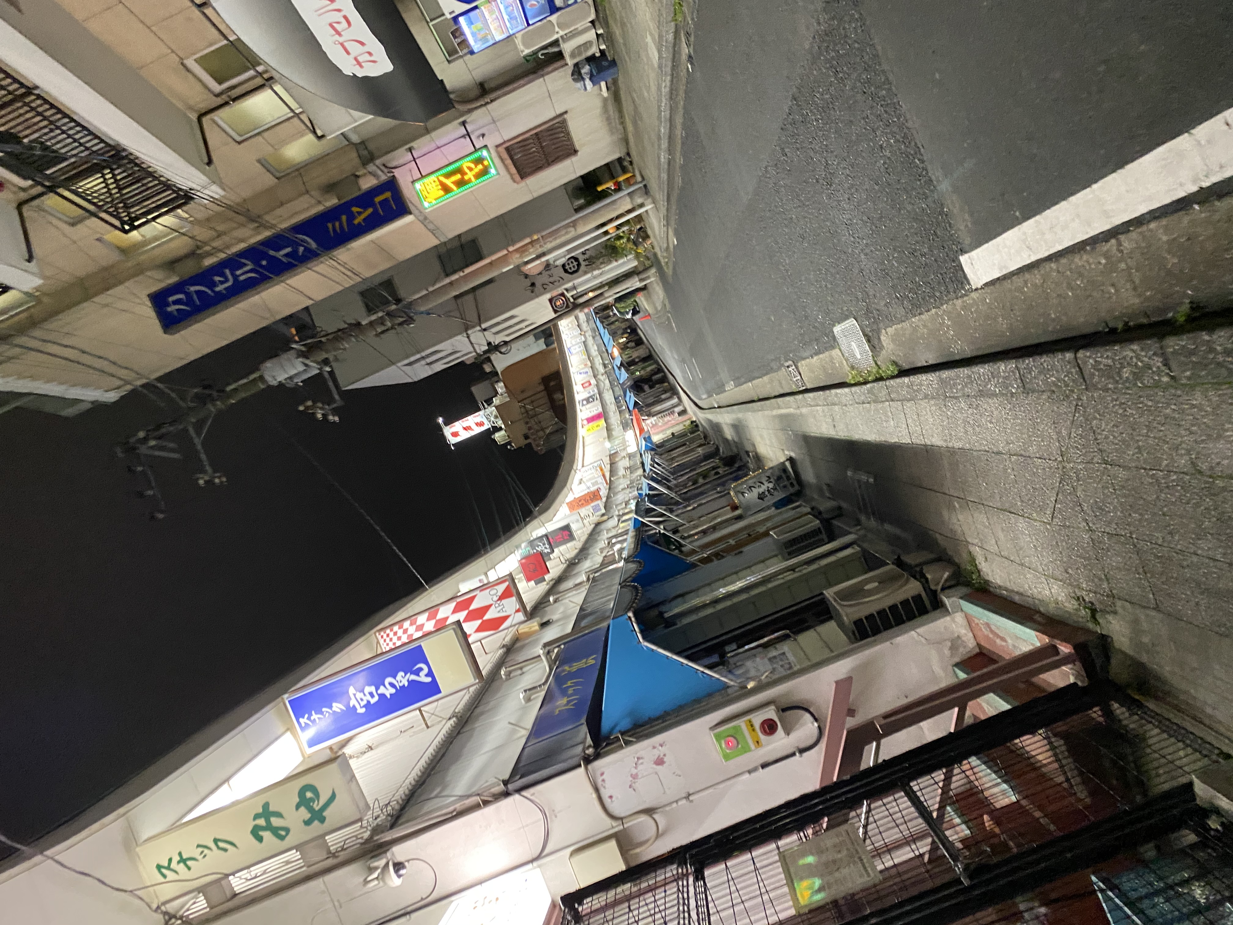 野毛のスナック通り